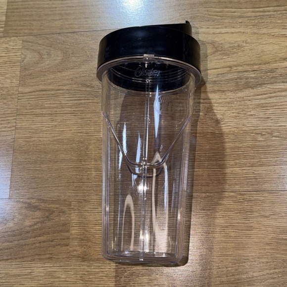 Genuine Oster 24 oz Blend-N-Go Replacement Flip&Sip Smoothie Cup And Screw Top - Picture 3 of 4